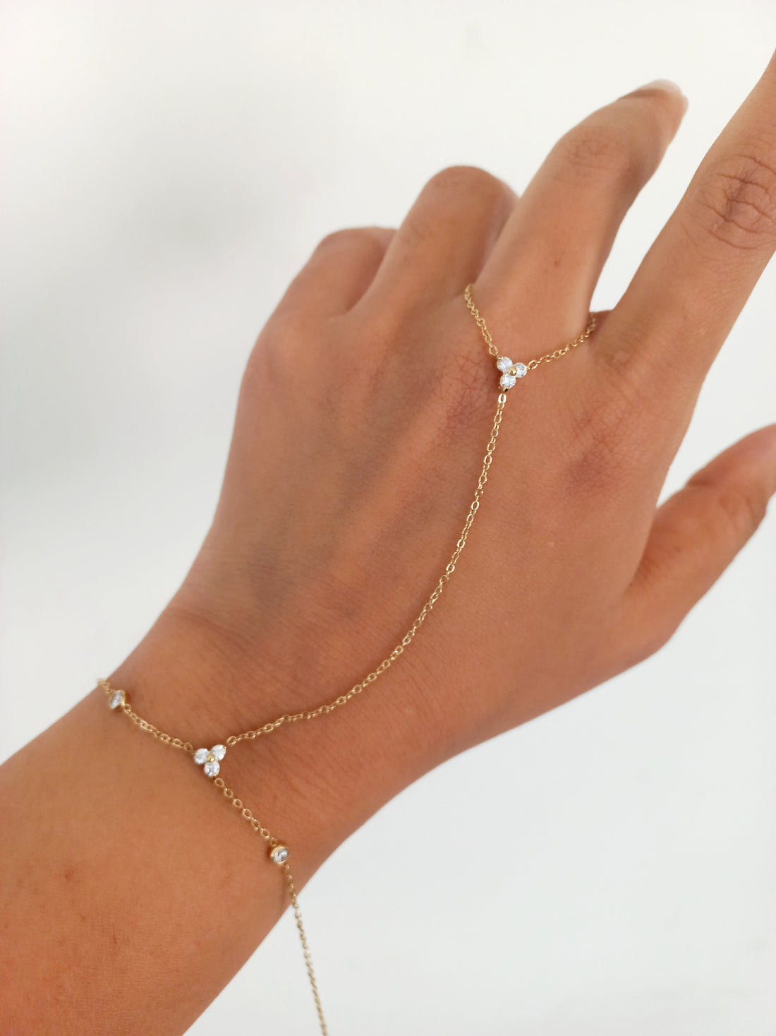 18K Gold Plated Dinty Flower Hand Chain