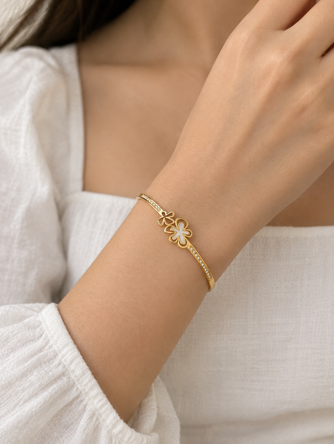 Floral Mop Bangle Bracelet