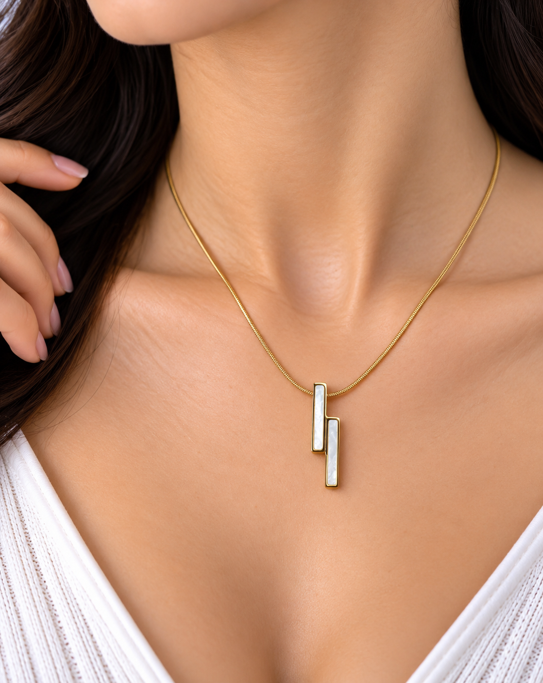 Minimalist Gold Mother-of-Pearl Pendant Necklace