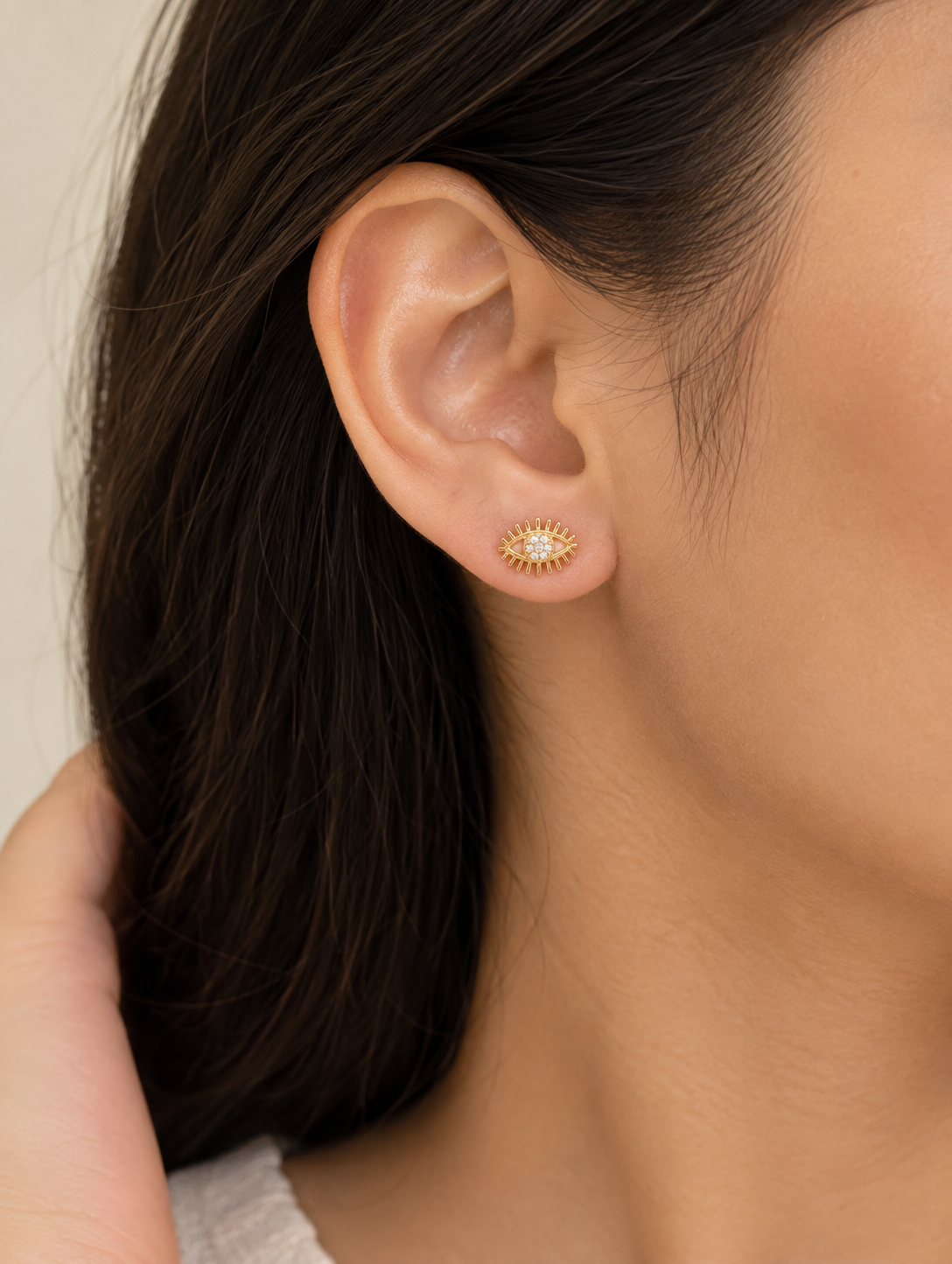 Sparkling Eye Stud Earring