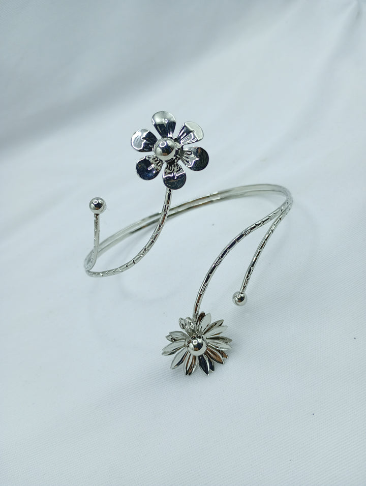 Dual Daisy Blossom Silver Upper Arm Cuff