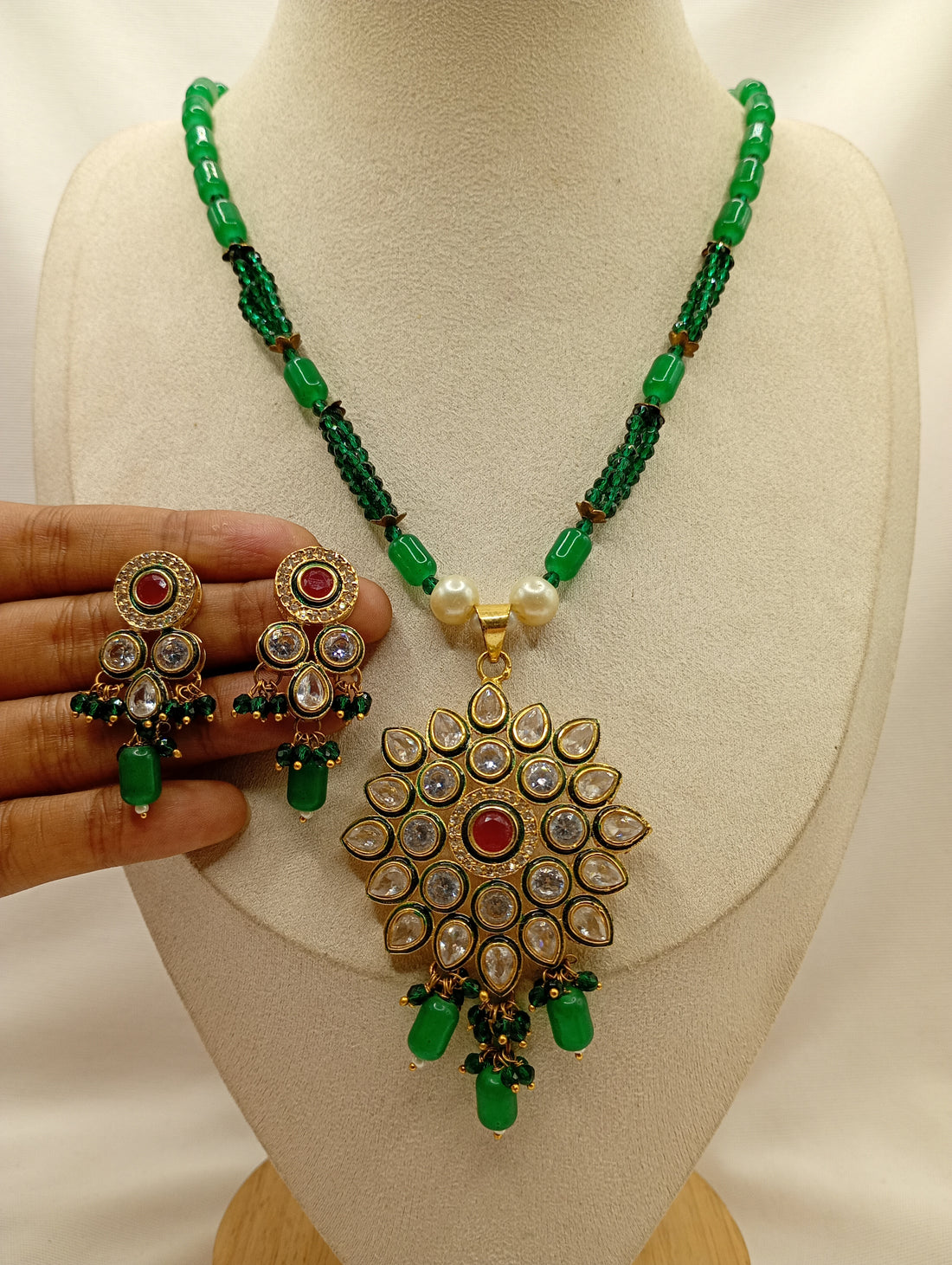Emerald Green Kundan Medallion Necklace Set