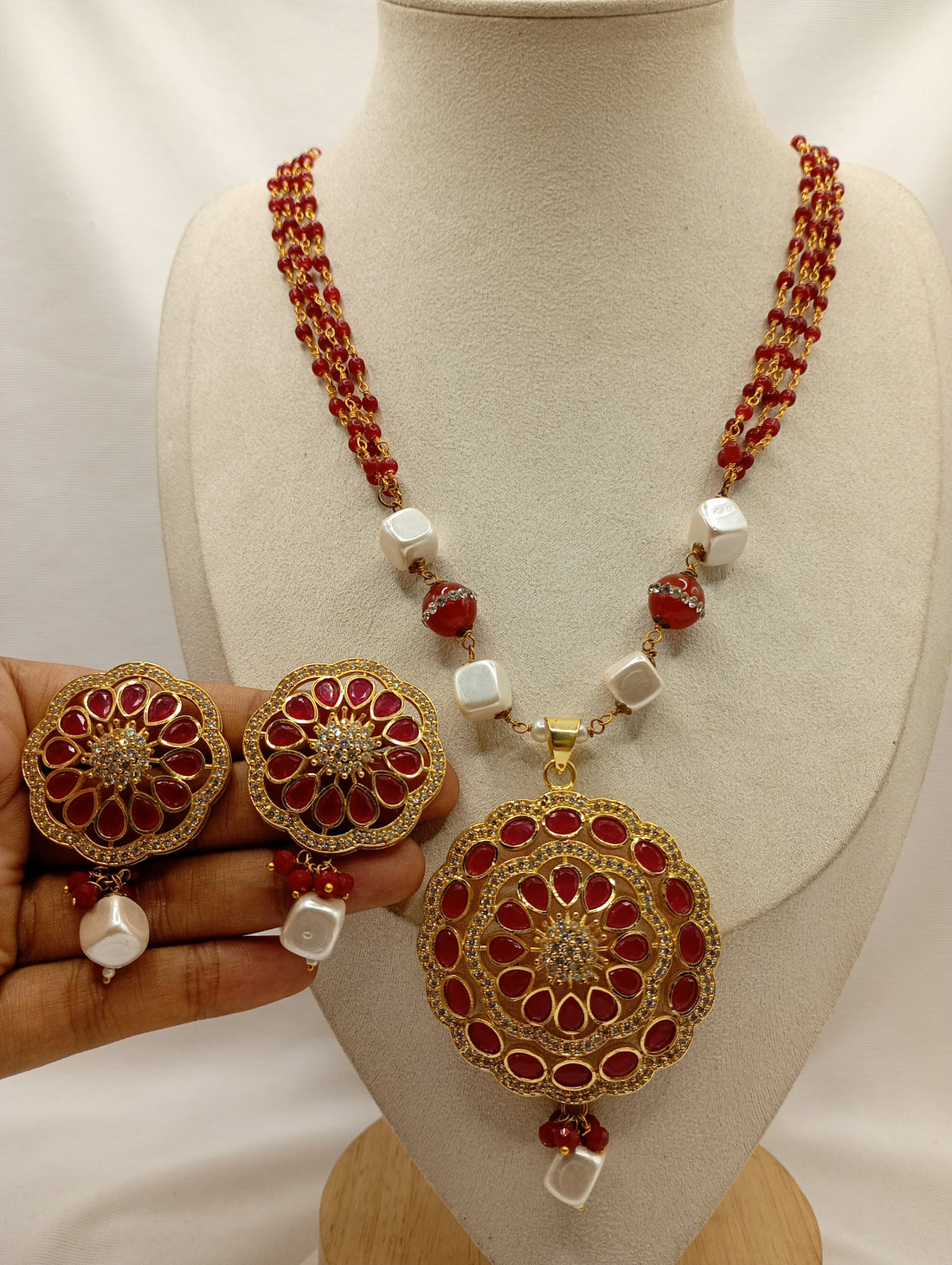Rani Pink Floral Medallion Necklace Set