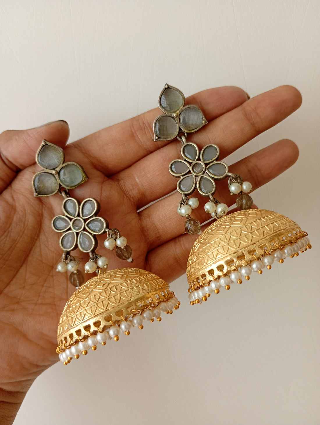 Grey Flower Motif With Jhumka Statement Earring