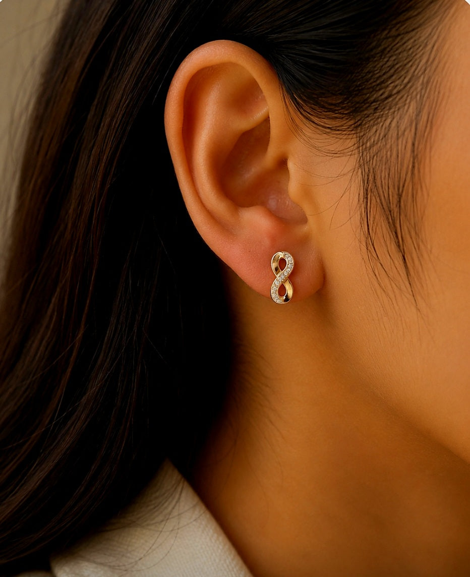 Infinity Loop Gold Stud Earring